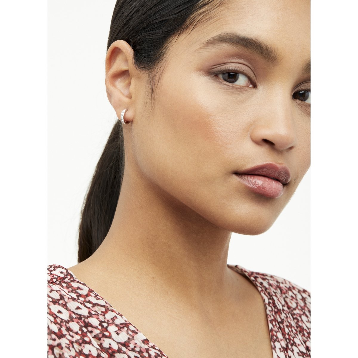 TED BAKER: Nano Hoop Huggie Earring Silver Clear crystal
