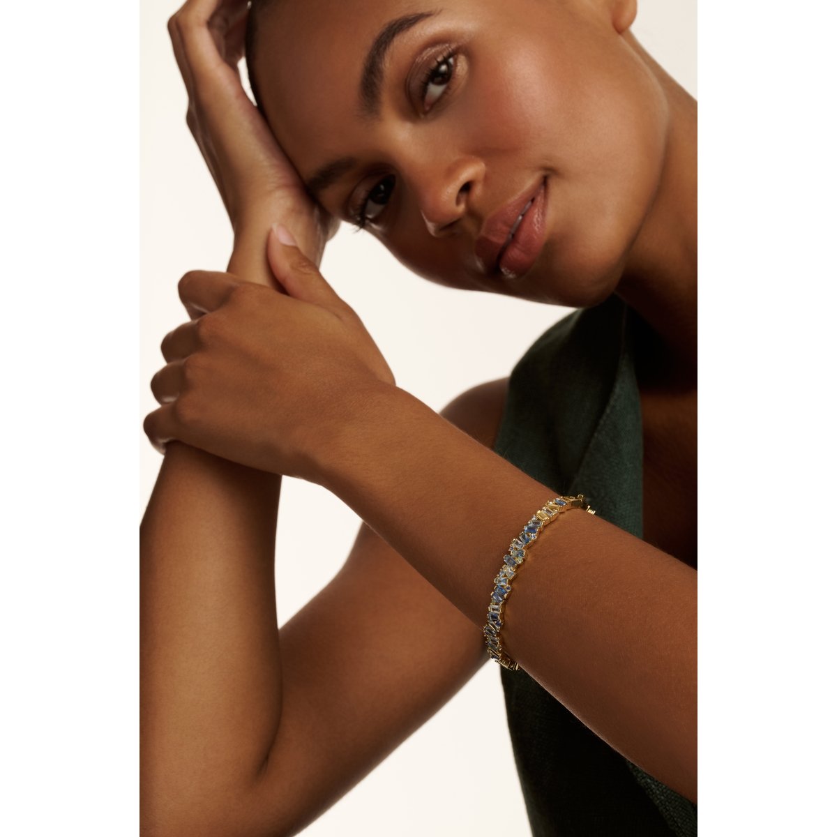 TED BAKER CLARINA: Crystal Cluster Bangle Gold Tone