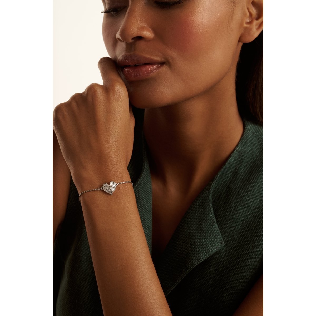 TED BAKER CHERISA: Crystal Cluster Heart Adjustable Bracelet Silver Tone