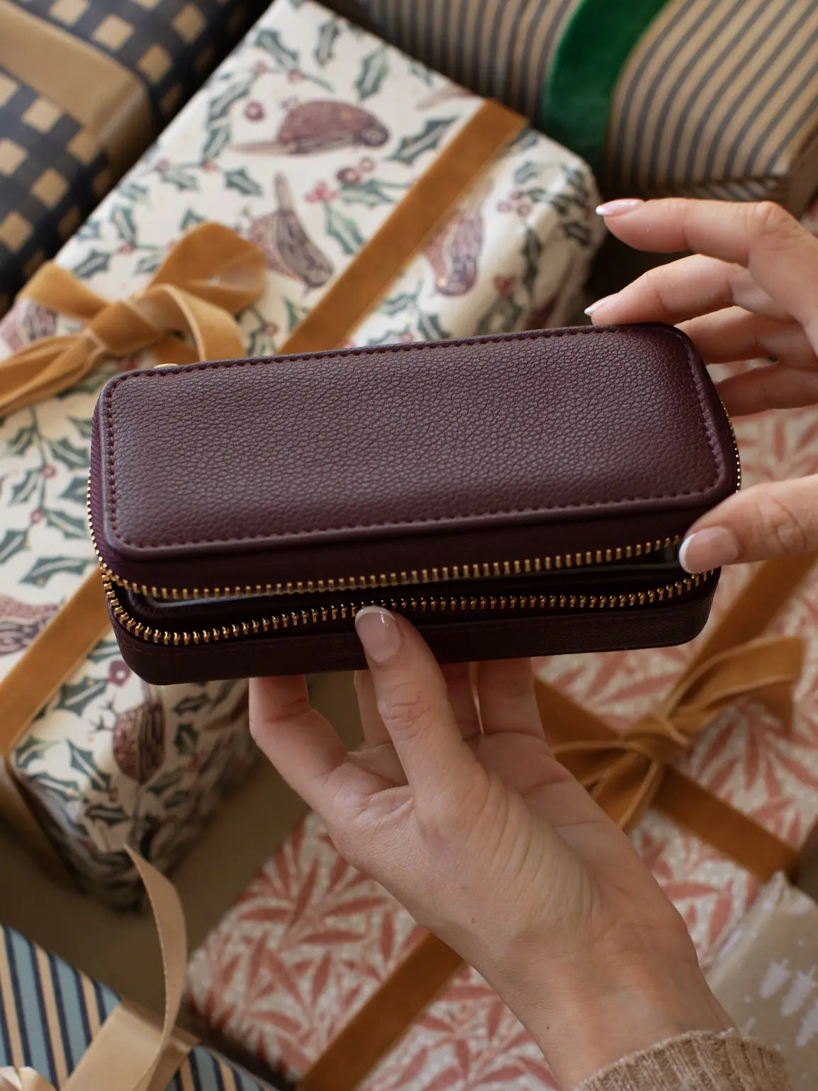 Zipped Travel Jewellery Box - Burgundy