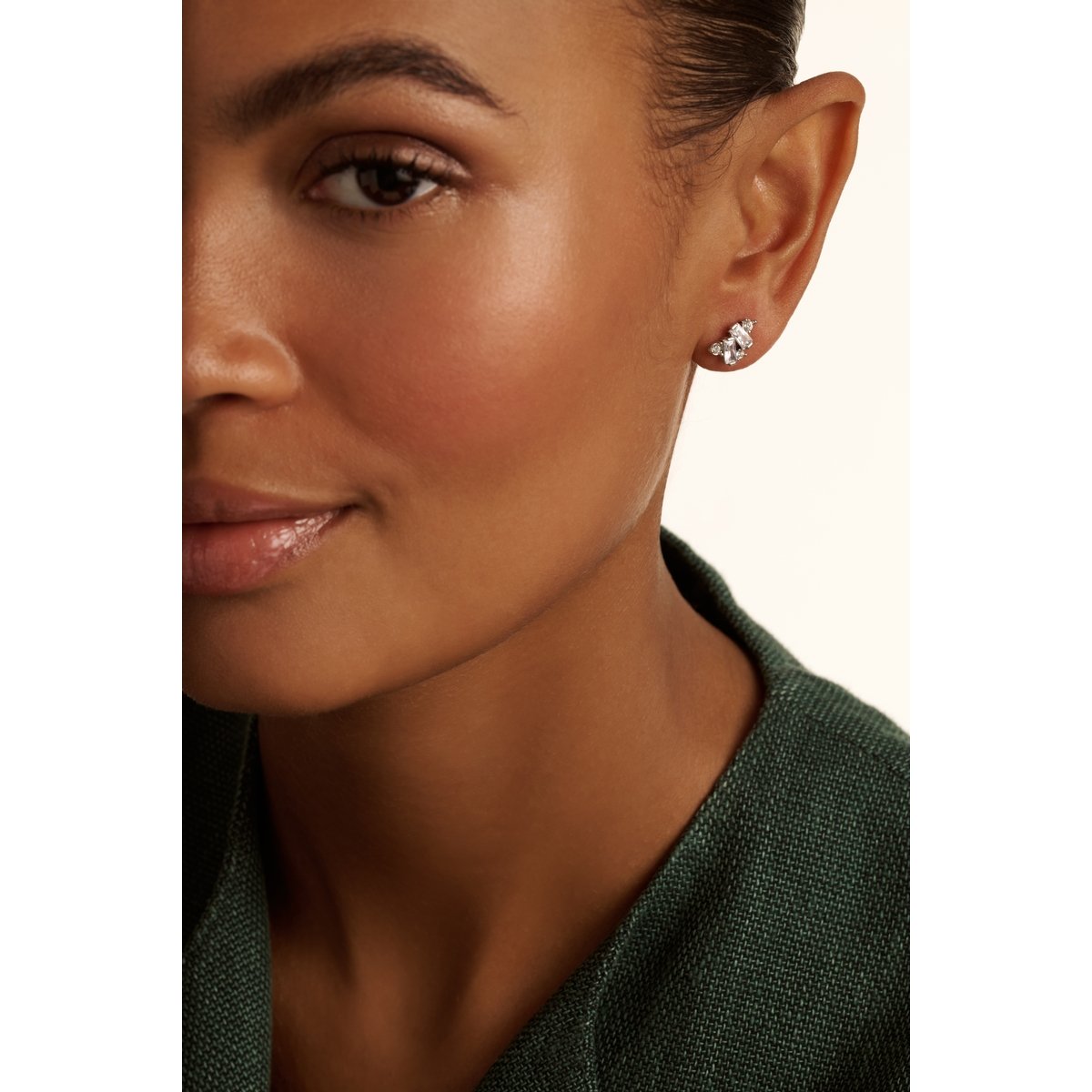 TED BAKER CLARICE: Crystal Cluster Stud Earrings Silver Tone