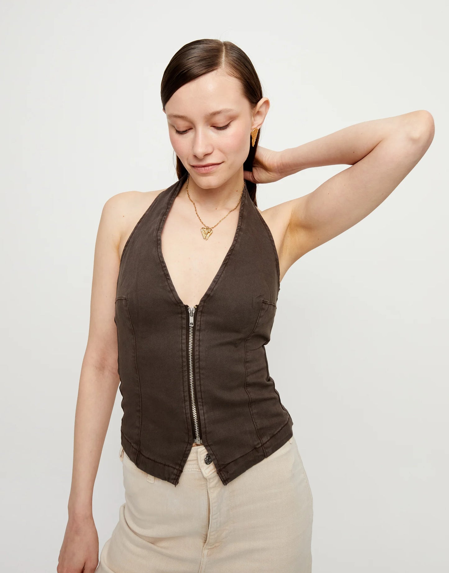 Golden necklace with wing detail