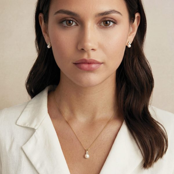 Classic Gold Crystal Pearl Dainty Pendant