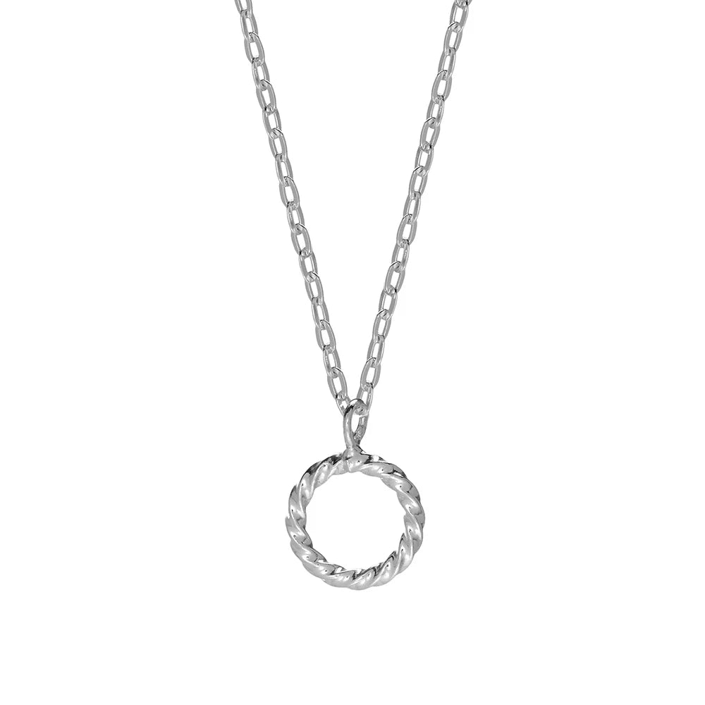 Silver trace chain with rope circle pendant