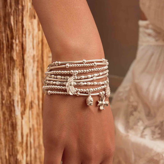 Cute Charm Heart In Feather Bracelet - Silver