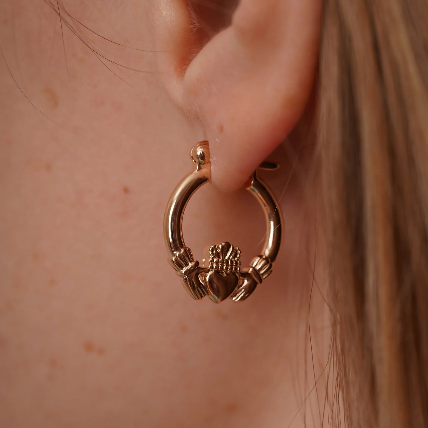 Gra Claddagh Earrings