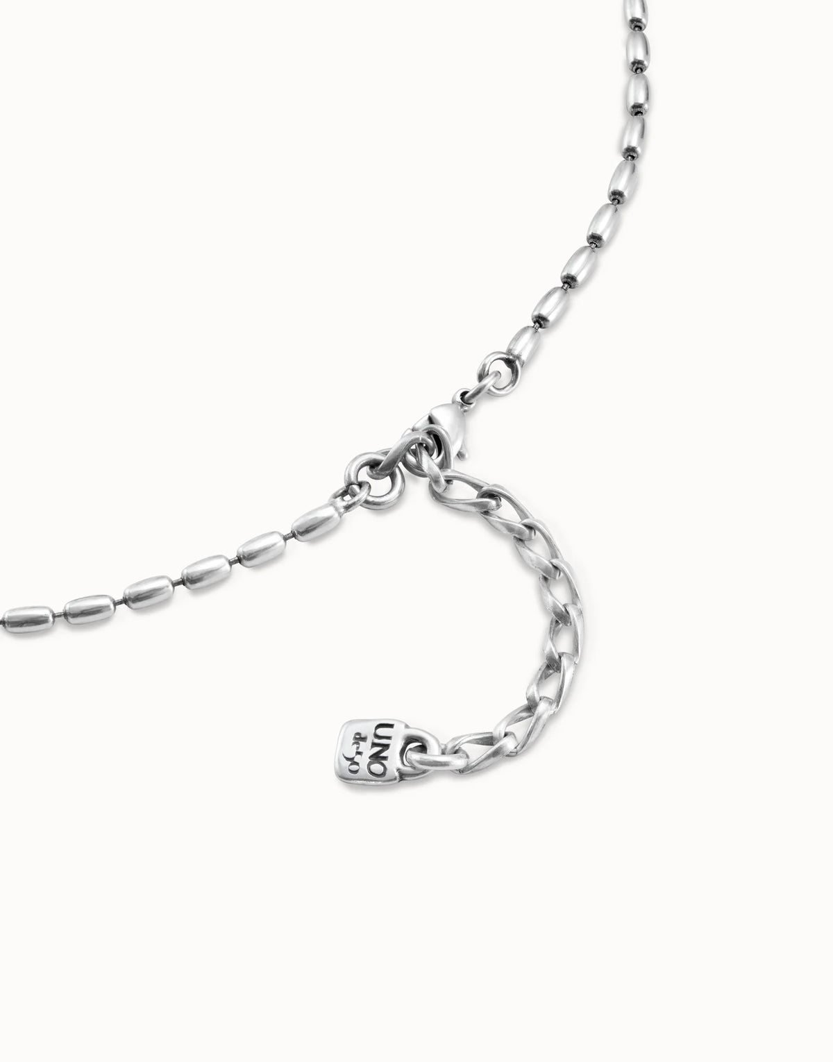 Short oval link chain necklace
