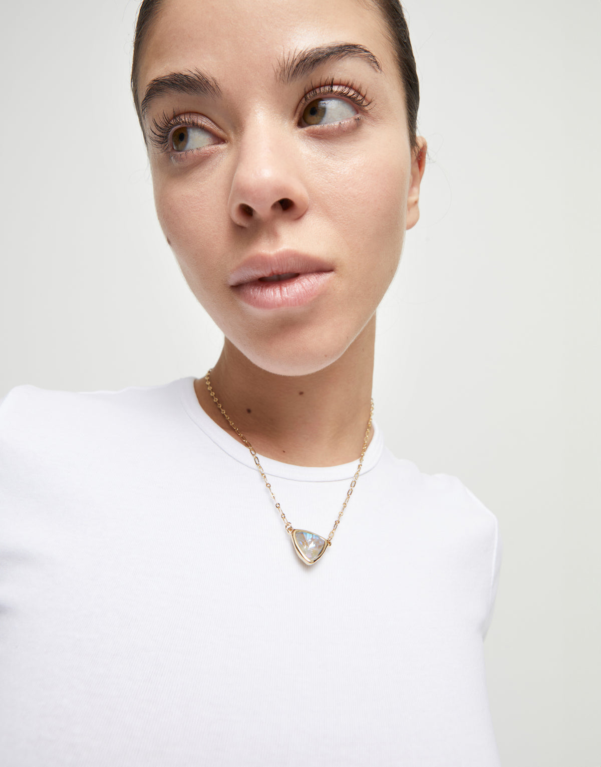Pendant chain link necklace with multicolor crystal