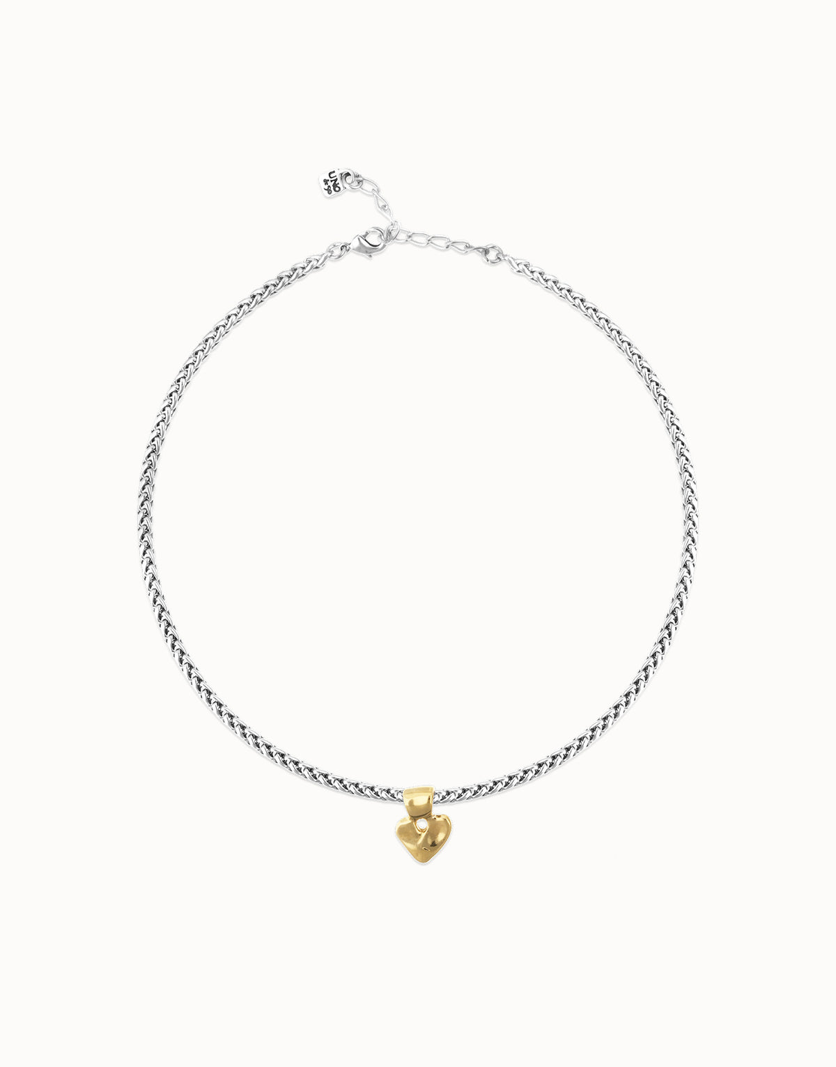 Short chain necklace with small heart detail