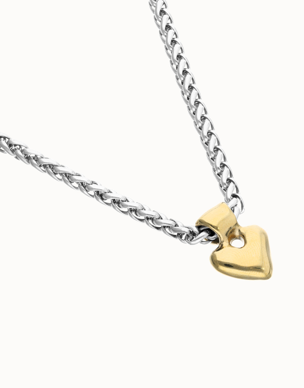 Short chain necklace with small heart detail