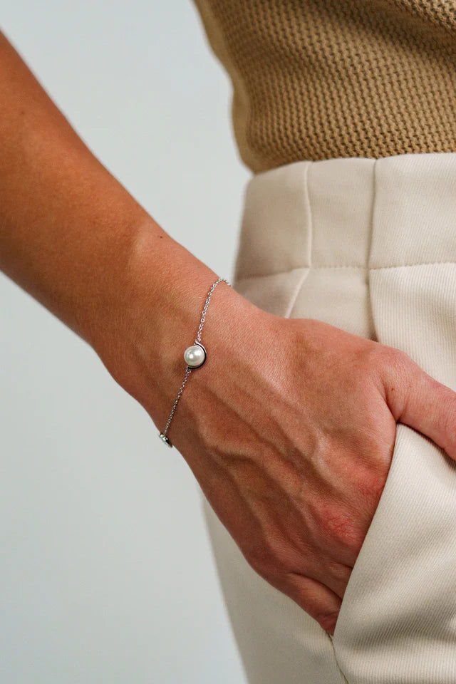 ADAGIO CRESCENT NINE-2-FIVE PEARL RACELET SILVER