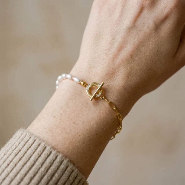 GEORGINI ALCHEMY PAPERCLIP PEARL FOB BRACELET GOLD