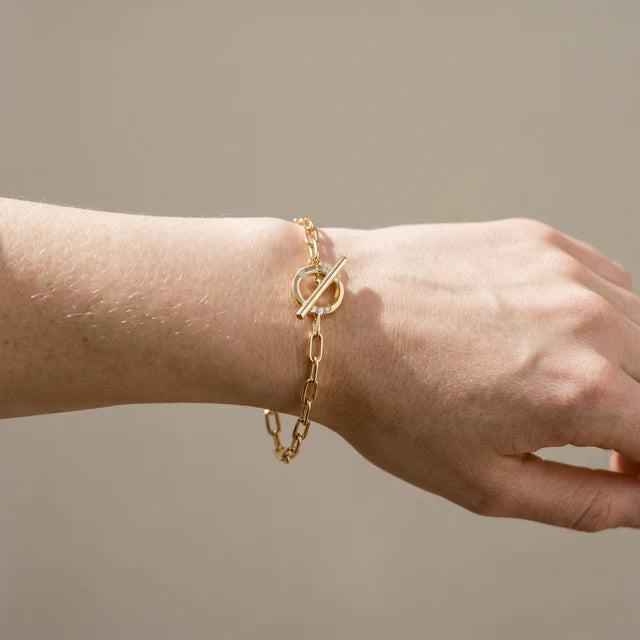 GEORGINI ALCHEMY PAPERCLIP FOB BRACELET GOLD