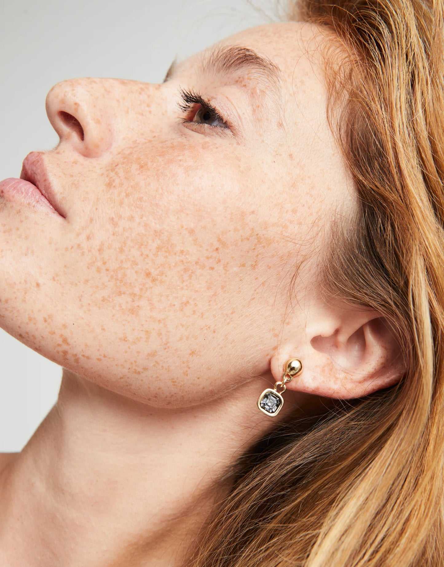 Golden Drop earrings with black crystal