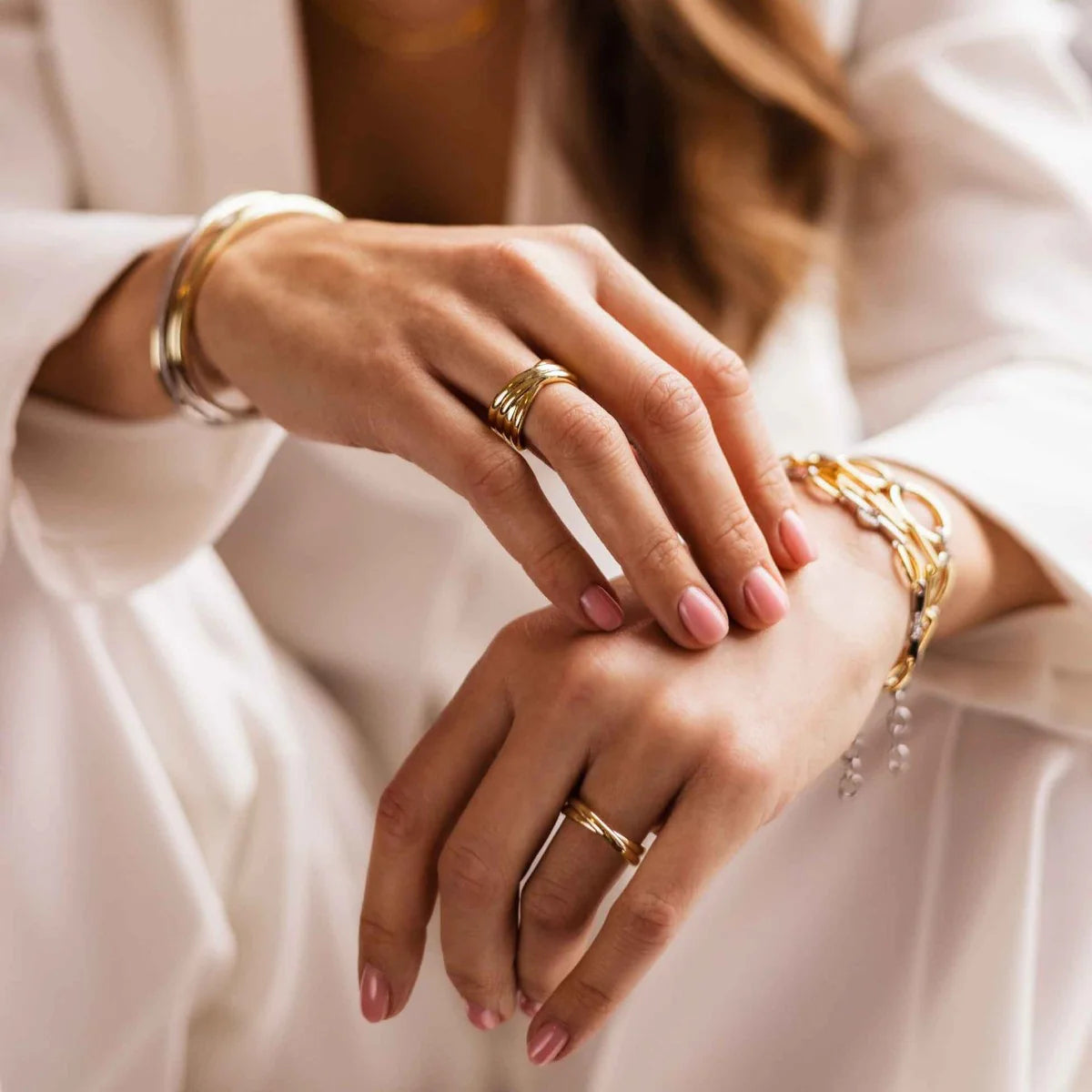 Gisser Golden Crossing Bold Bands Ring