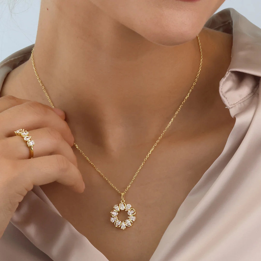 Gold Tone Sparkly Couture Necklace