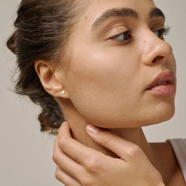 Gold Amore Studs - Daisy