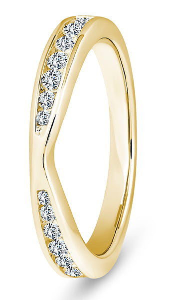 V-Shaped Tapered Diamond Band