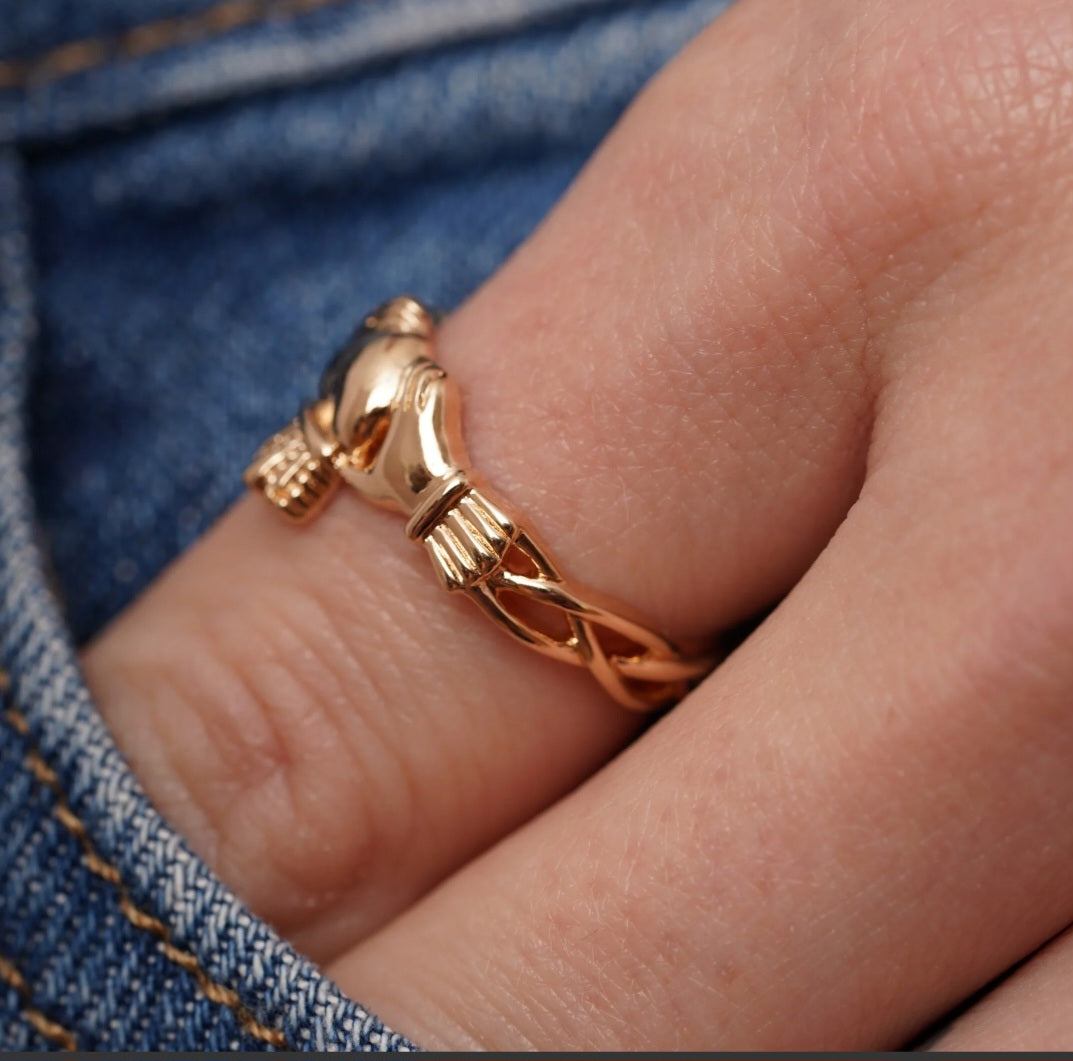 Celtic Twist Claddagh Ring